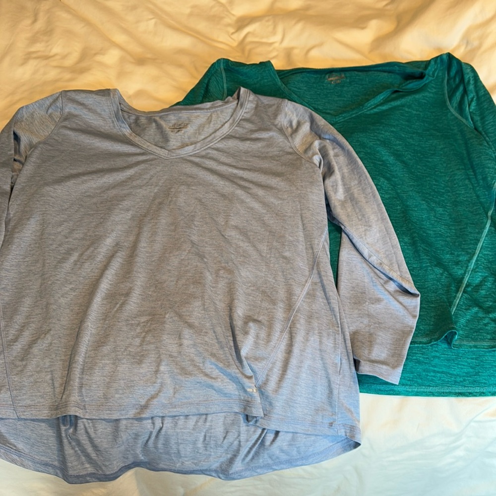 Lot of 2 GUC women's shirts